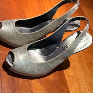 Bcbg sandals sz 7 like new!